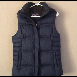 Patagonia women’s puffer vest. Size large